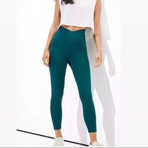 American Eagle Green The Lightweight Everything Legging 7/8 Length Size Medium